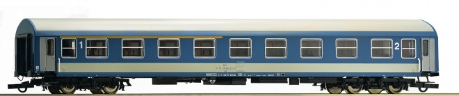 Passenger car type YB70 1st/2nd class<br /><a href='images/pictures/Roco/161421.jpg' target='_blank'>Full size image</a>